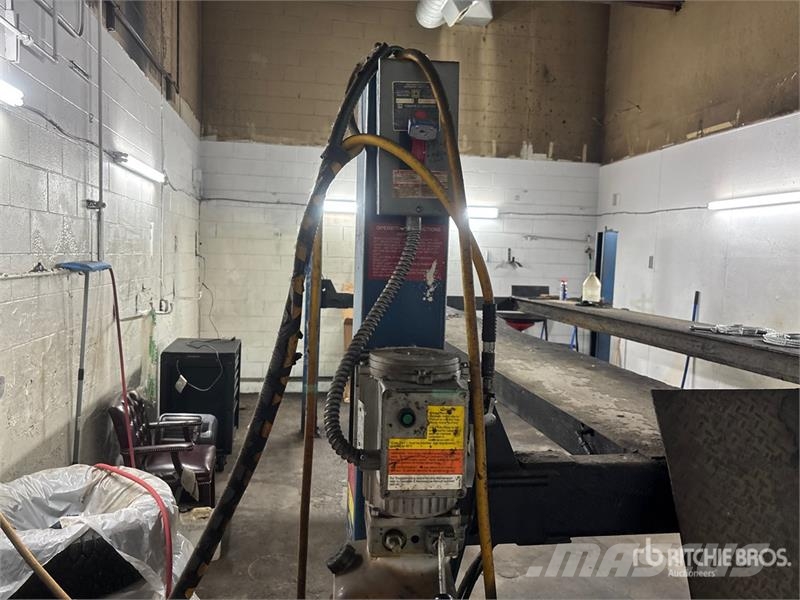 Benwill FP-12 4 Post 12000 lb Vehicle Lift Építőipar - Egyebek