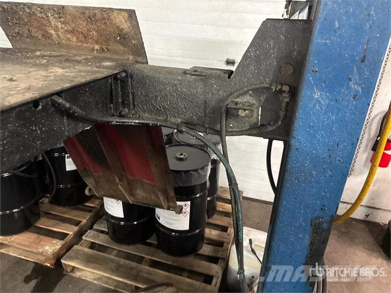 Benwill FP-12 4 Post 12000 lb Vehicle Lift Építőipar - Egyebek