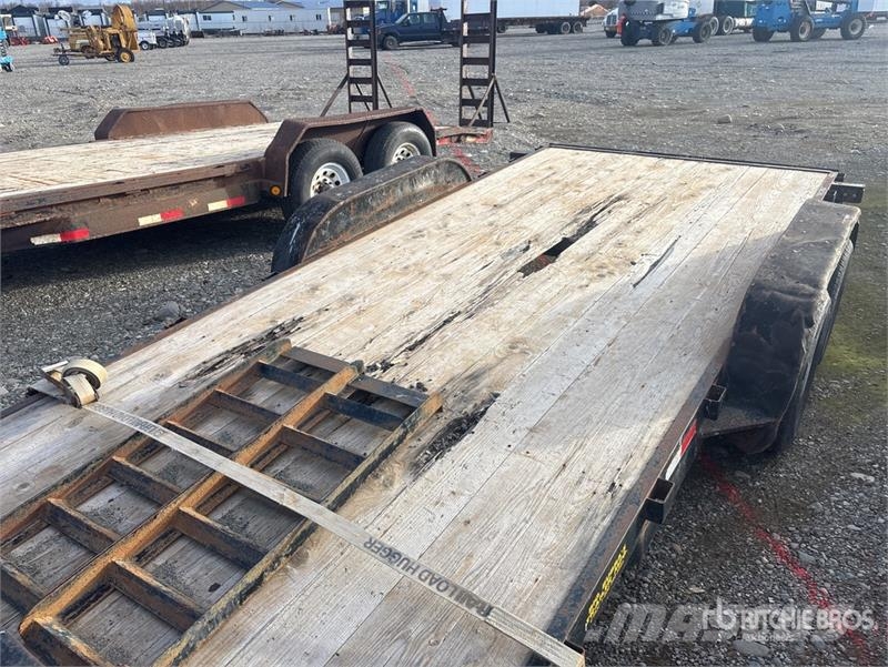 Big Bubba 16 ft T/A Utility Trailer Citas piekabes
