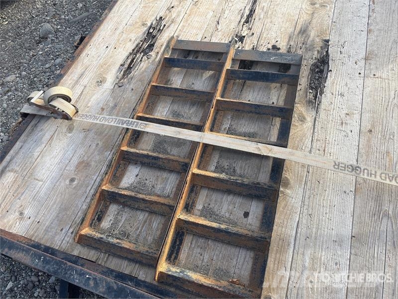Big Bubba 16 ft T/A Utility Trailer Citas piekabes