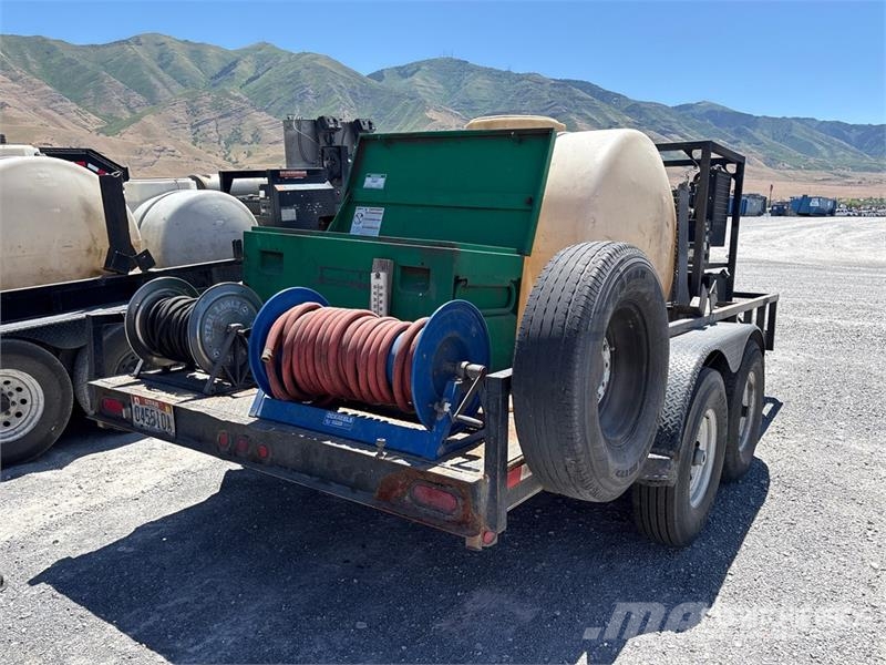 Big Bubba's 14 ft T/A Pressure Washer Flatbed Trai Lavaperävaunut