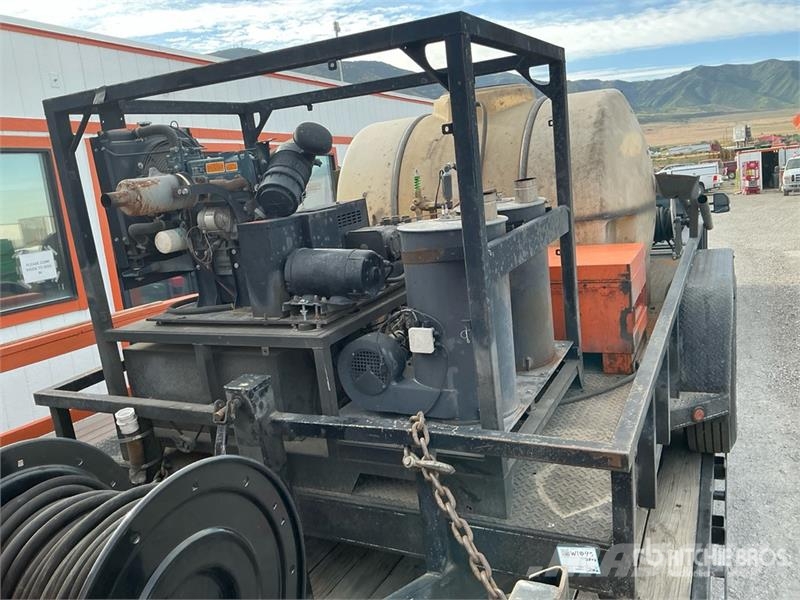 Big Bubba's 14 ft T/A Pressure Washer Flatbed Trai Lavaperävaunut