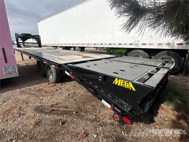 Big Tex 16GN-25BK+5MR 30 ft T/A Gooseneck Equipment Traile Maschinetransporter