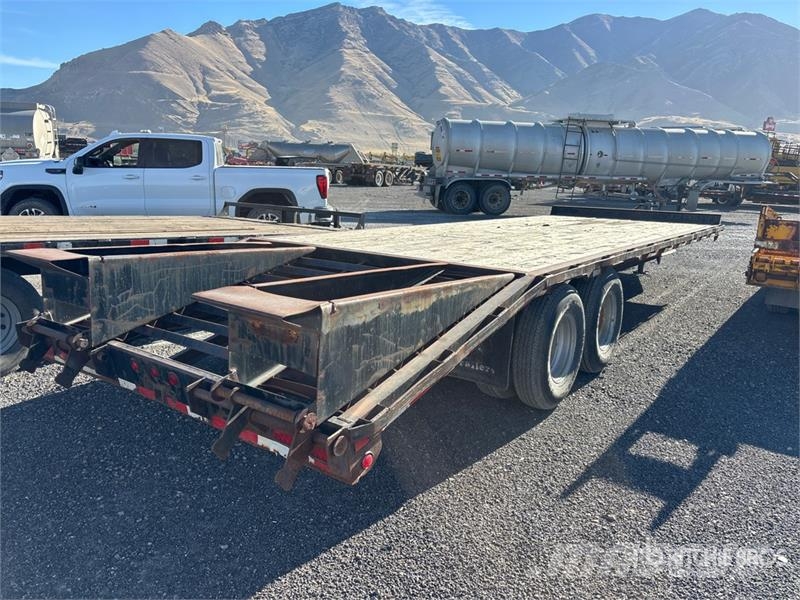 Big Tex 25 ft T/A Equipment Trailer 車両運搬用トレーラー