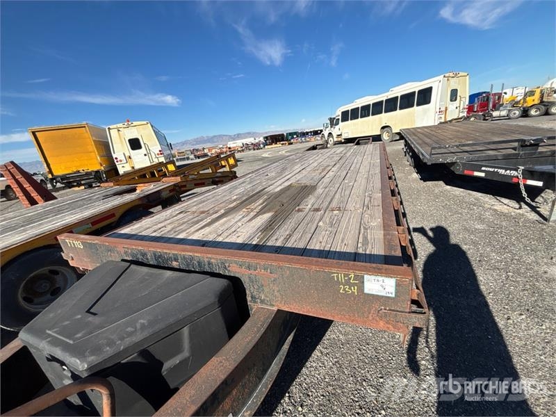 Big Tex 25 ft T/A Equipment Trailer 車両運搬用トレーラー