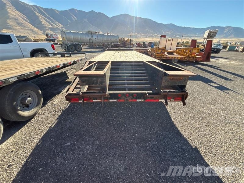 Big Tex 25 ft T/A Equipment Trailer 車両運搬用トレーラー