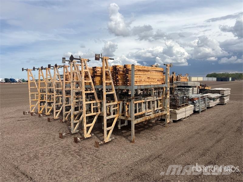 Bil-Jax/Mason Jax Crank Up Masonry Scaffolding معدات سقالات