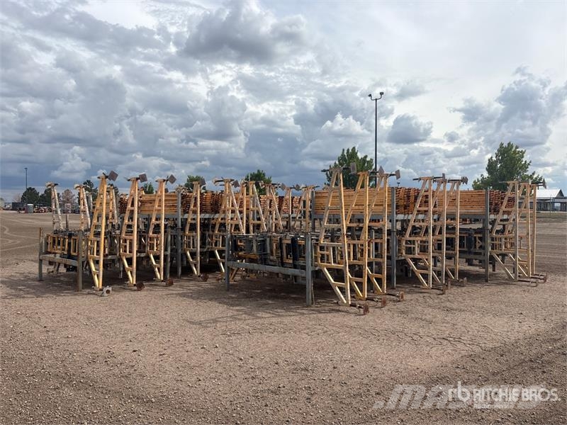 Bil-Jax/Mason Jax Crank Up Masonry Scaffolding معدات سقالات