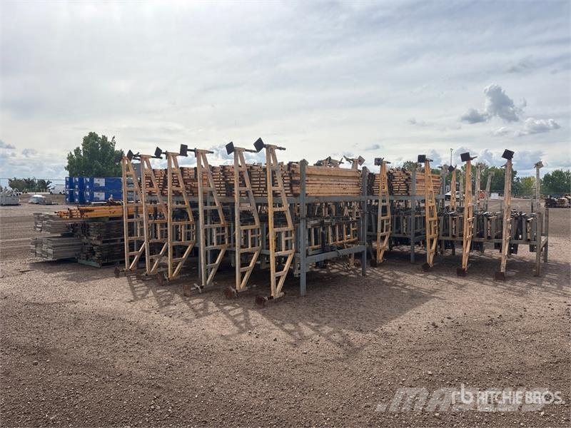 Bil-Jax/Mason Jax Crank Up Masonry Scaffolding معدات سقالات