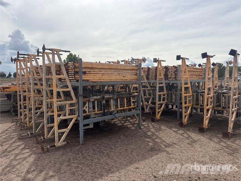 Bil-Jax/Mason Jax Crank Up Masonry Scaffolding معدات سقالات