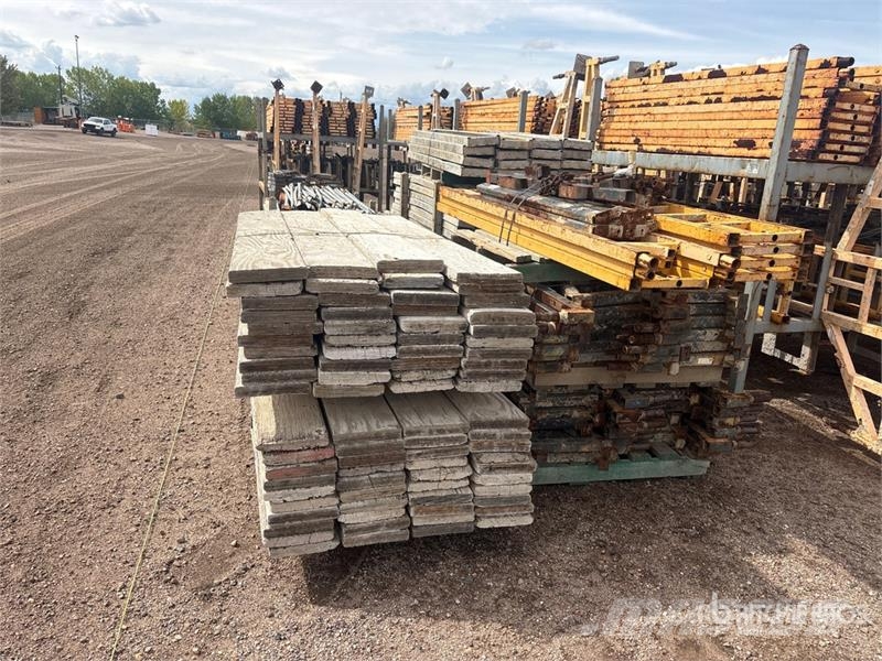 Bil-Jax/Mason Jax Crank Up Masonry Scaffolding معدات سقالات