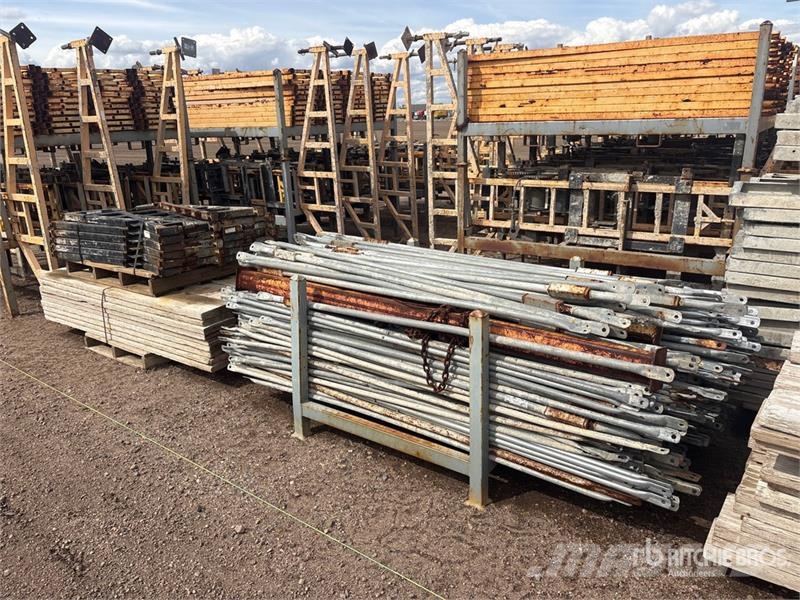 Bil-Jax/Mason Jax Crank Up Masonry Scaffolding معدات سقالات