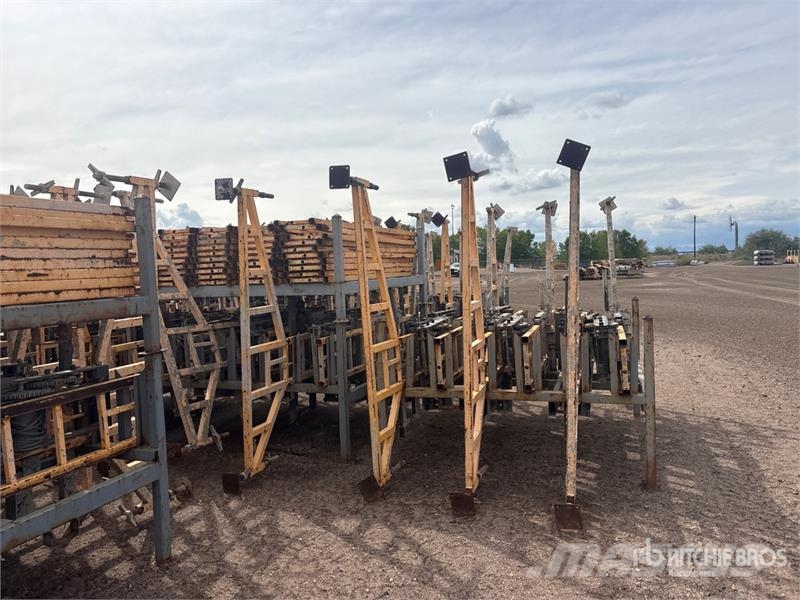 Bil-Jax/Mason Jax Crank Up Masonry Scaffolding معدات سقالات