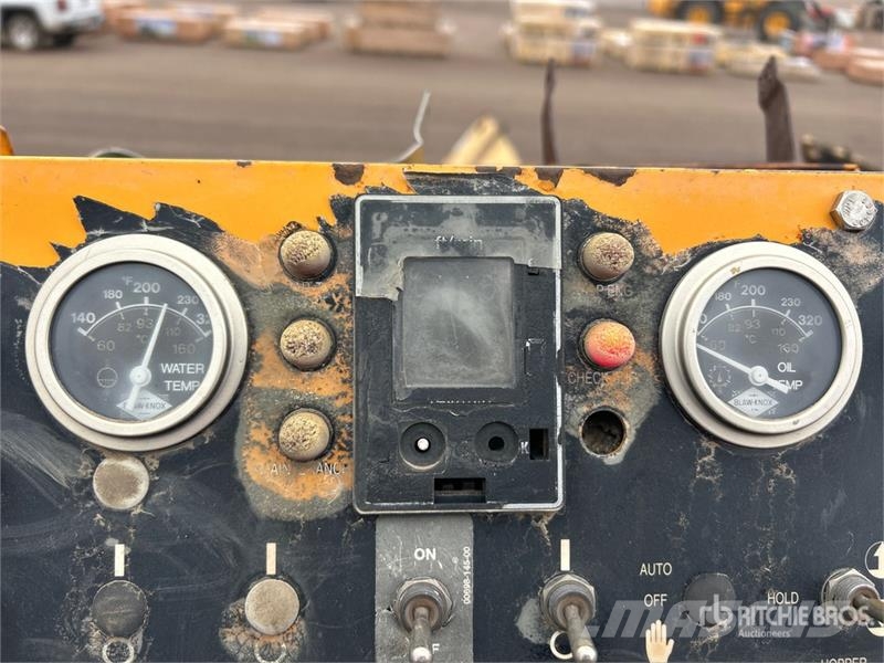 Blaw-Knox PF-5510 Track Asphalt Paver Машини за асфалт