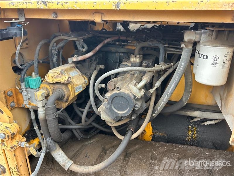 Blaw-Knox PF-5510 Track Asphalt Paver Машини за асфалт