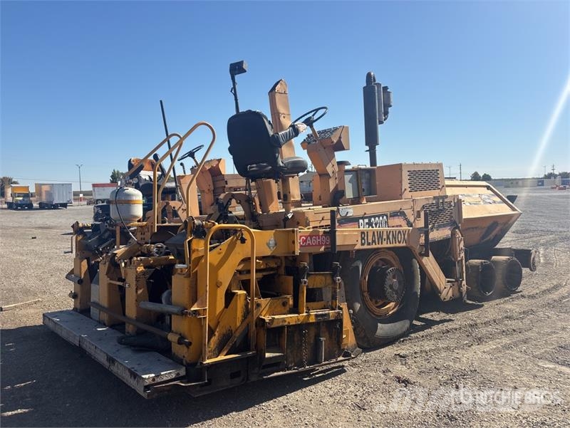 Blaw-Knox PF3200 Wheel Asphalt Paver Finisseur