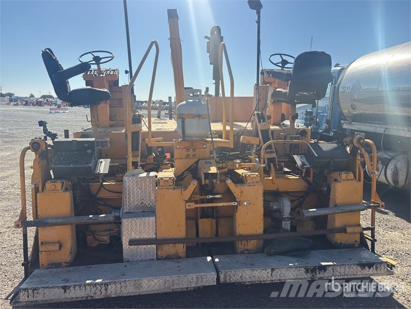 Blaw-Knox PF3200 Wheel Asphalt Paver Finisseur