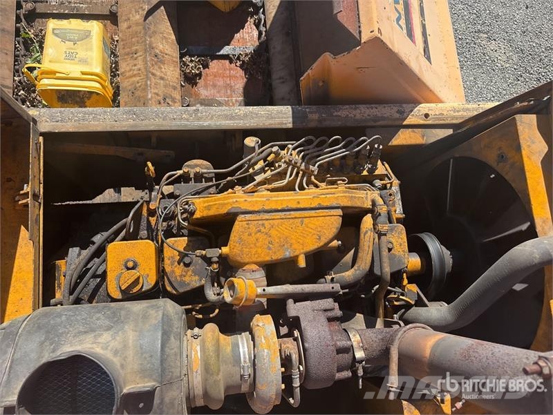 Blaw-Knox PF3200 Wheel Asphalt Paver Finisseur