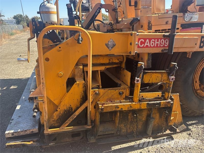 Blaw-Knox PF3200 Wheel Asphalt Paver Finisseur