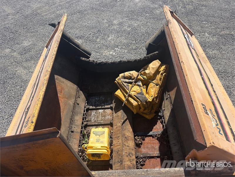 Blaw-Knox PF3200 Wheel Asphalt Paver Finisseur