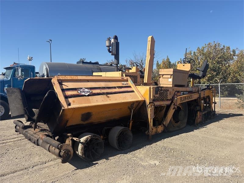 Blaw-Knox PF3200 Wheel Asphalt Paver Finisseur