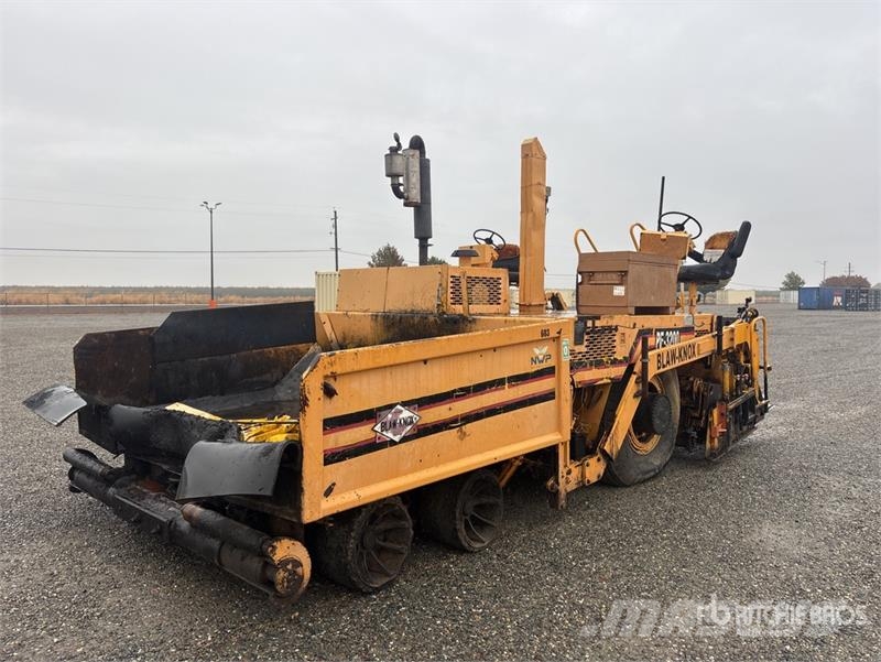 Blaw-Knox PF3200 Wheel Asphalt Paver Aszfalt terítõ gépek