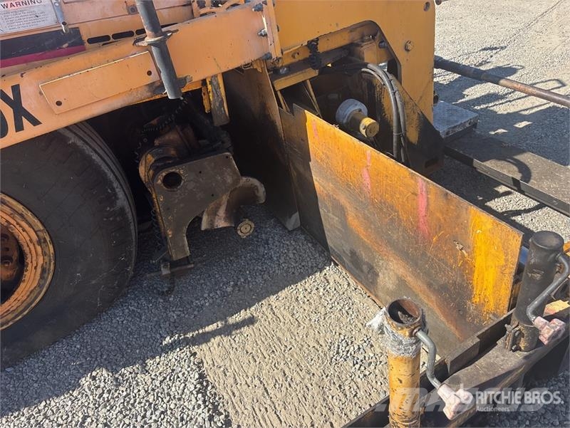 Blaw-Knox PF3200 Wheel Asphalt Paver Finisseur