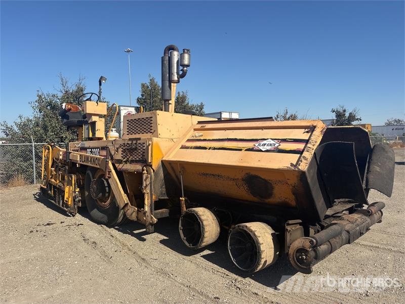 Blaw-Knox PF3200 Wheel Asphalt Paver Finisseur