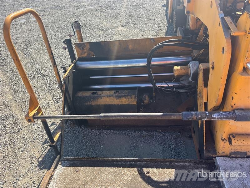 Blaw-Knox PF3200 Wheel Asphalt Paver Finisseur