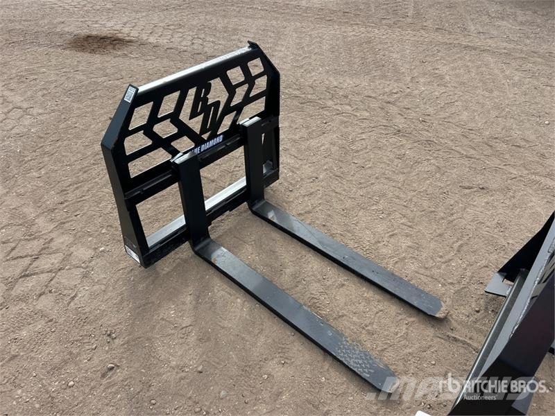 Blue Diamond 314001-25 42 in Mini Skid Steer Forks (Unused) 叉