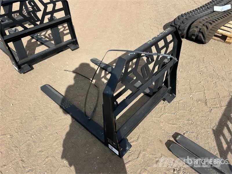 Blue Diamond 42 in Mini Skid Steer Forks (Unused) フォーク