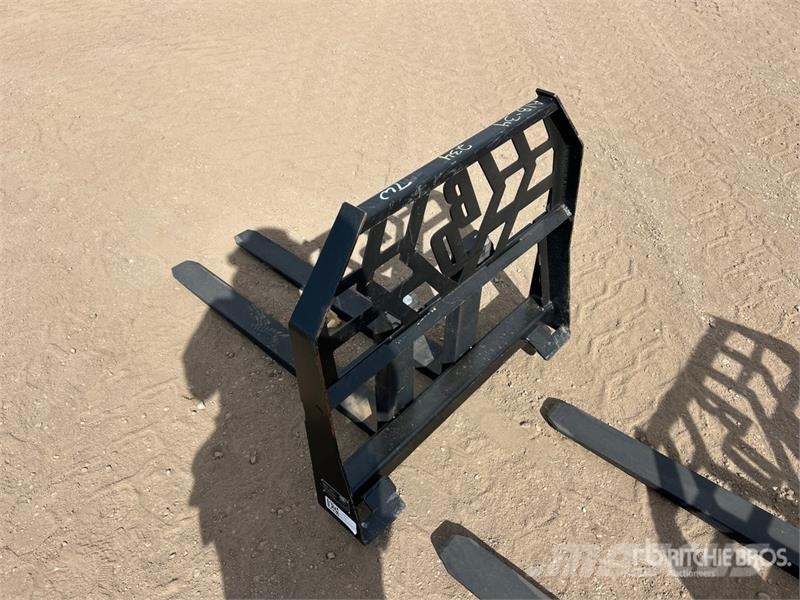 Blue Diamond 42 in Mini Skid Steer Forks (Unused) フォーク