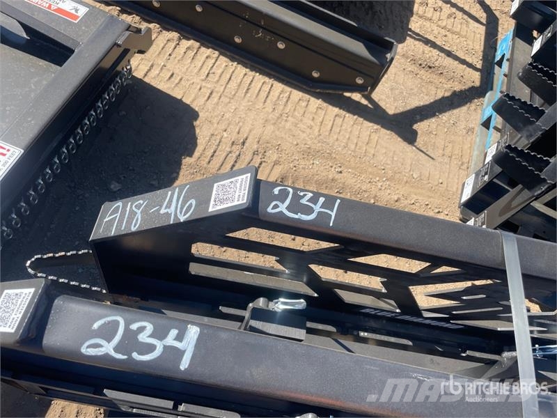 Blue Diamond 48 in Skid Steer Forks (Unused) Vilice
