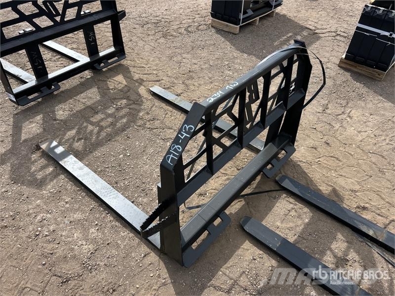 Blue Diamond 48 in Skid Steer Forks (Unused) フォーク