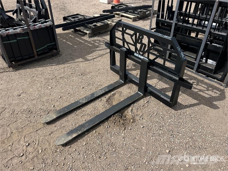 Blue Diamond 48 in Skid Steer Forks (Unused) フォーク