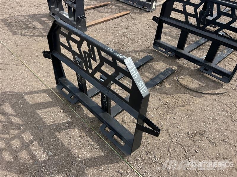 Blue Diamond 48 in Skid Steer Forks (Unused) フォーク