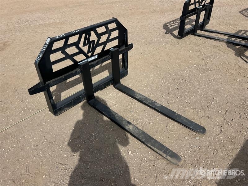 Blue Diamond 48 in Skid Steer Forks (Unused) フォーク
