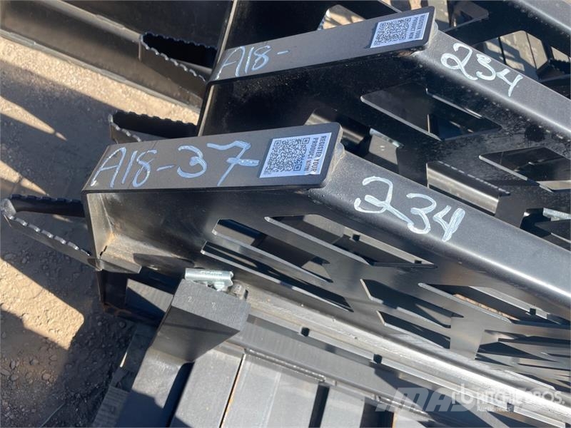 Blue Diamond Skid Steer Forks (Unused) Građevinarske viljuške