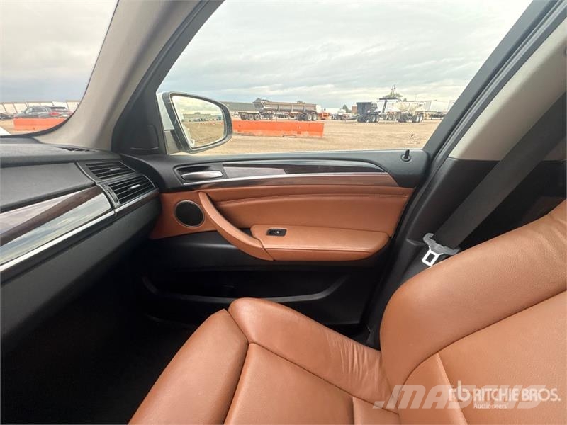 BMW X6 X Drive 50 I AWD SUV Automobily
