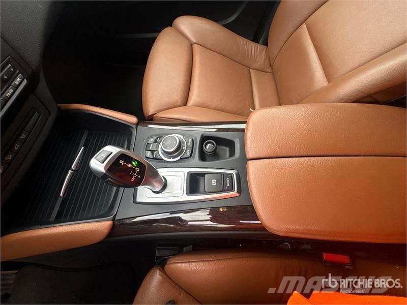 BMW X6 X Drive 50 I AWD SUV Automobily