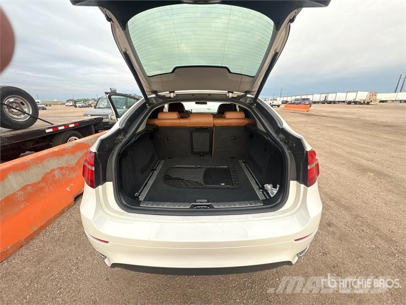 BMW X6 X Drive 50 I AWD SUV Automobily