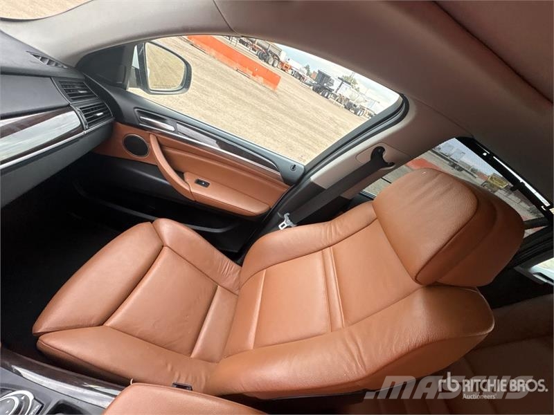 BMW X6 X Drive 50 I AWD SUV Automobily