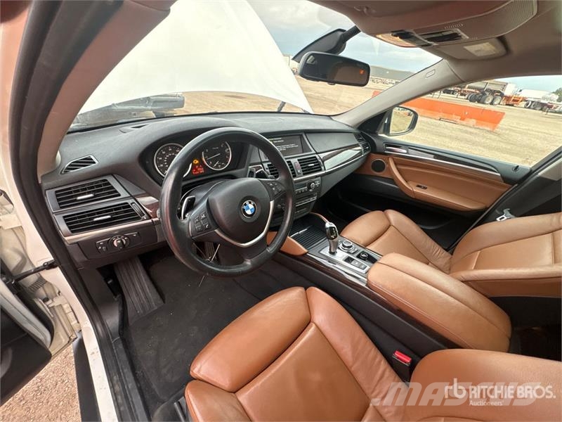 BMW X6 X Drive 50 I AWD SUV Automobily