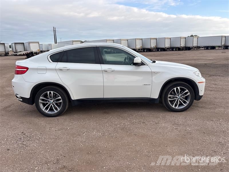 BMW X6 X Drive 50 I AWD SUV Automobily