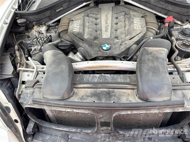 BMW X6 X Drive 50 I AWD SUV Automobily