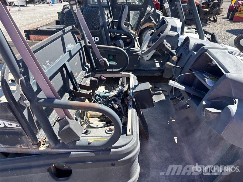 Bobcat 2200 Maquinarias para servicios públicos