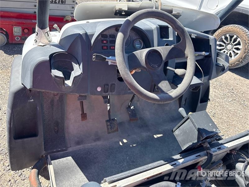 Bobcat 2200 Maquinarias para servicios públicos