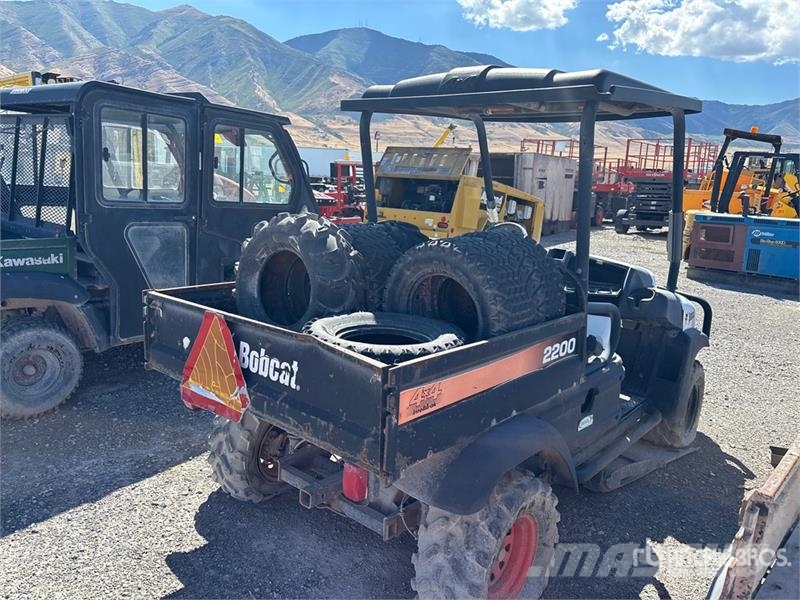 Bobcat 2200 Maquinarias para servicios públicos