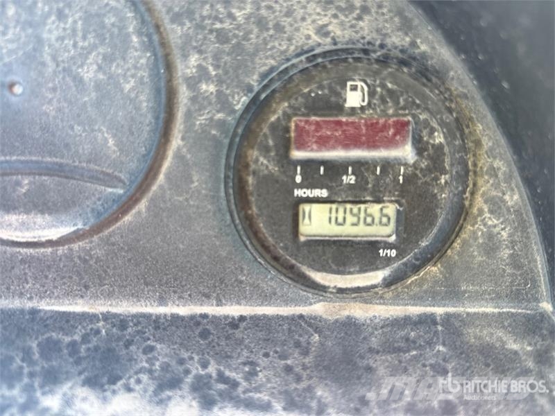 Bobcat 2200 Maquinarias para servicios públicos