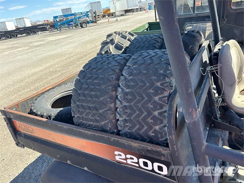 Bobcat 2200 Maquinarias para servicios públicos